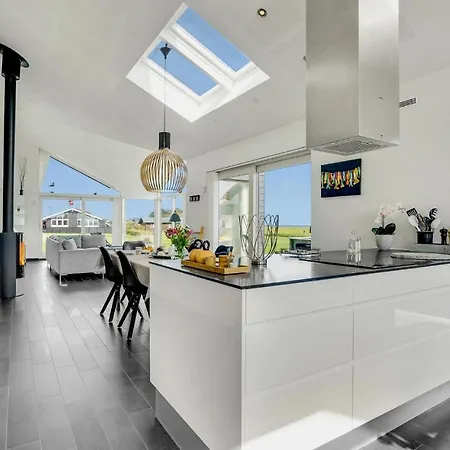 Cozy Home In Saeby With House Sea View 度假居 *
